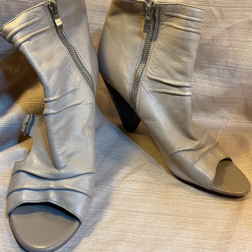 Vince Camuto leather peep toe gladiator ankle boot